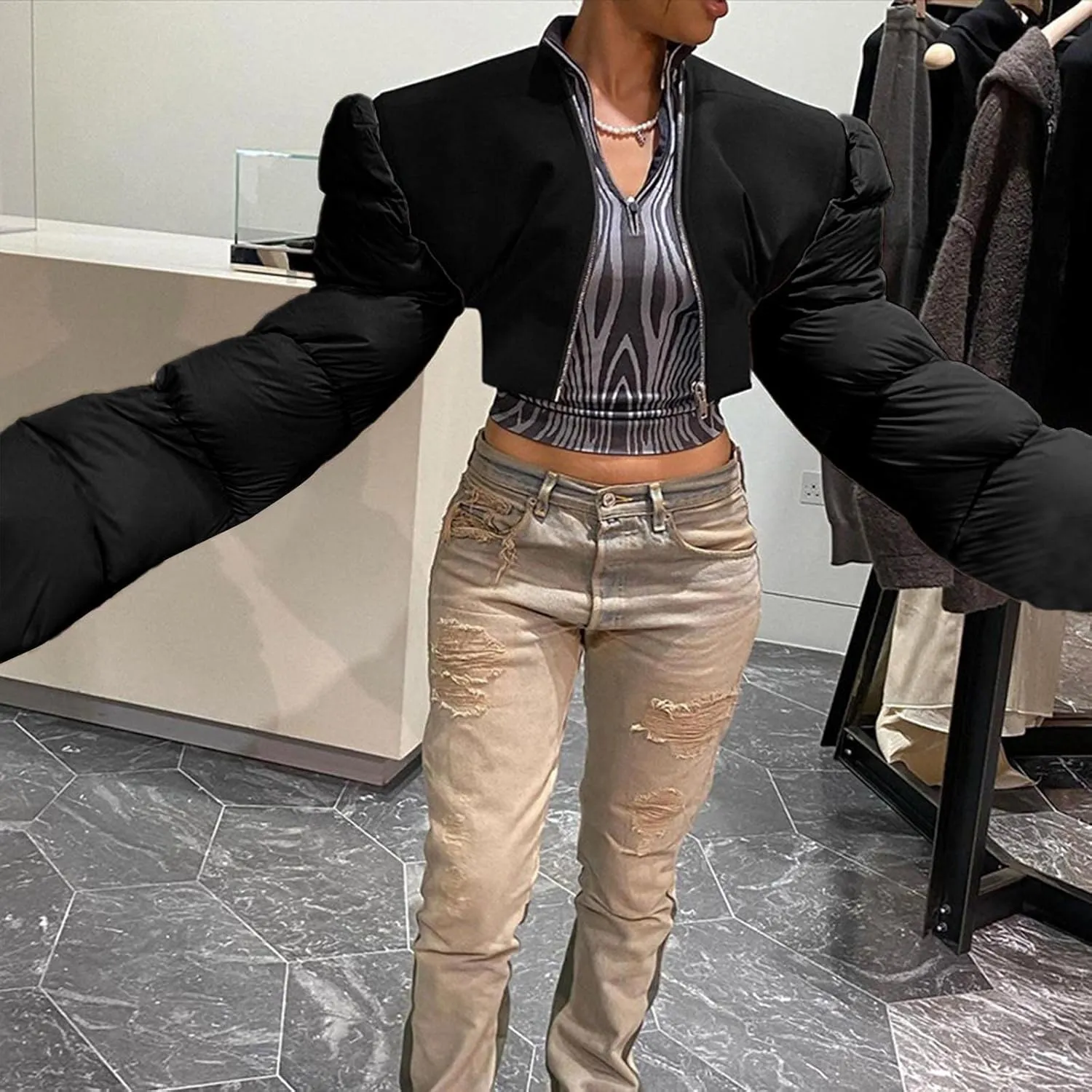 DASAYO Women's Puffy Long Sleeve Zip Cropped Puffer Jacket Color Block Quilted Puffy Down Coat Slouchy Winter Outwear Trendy