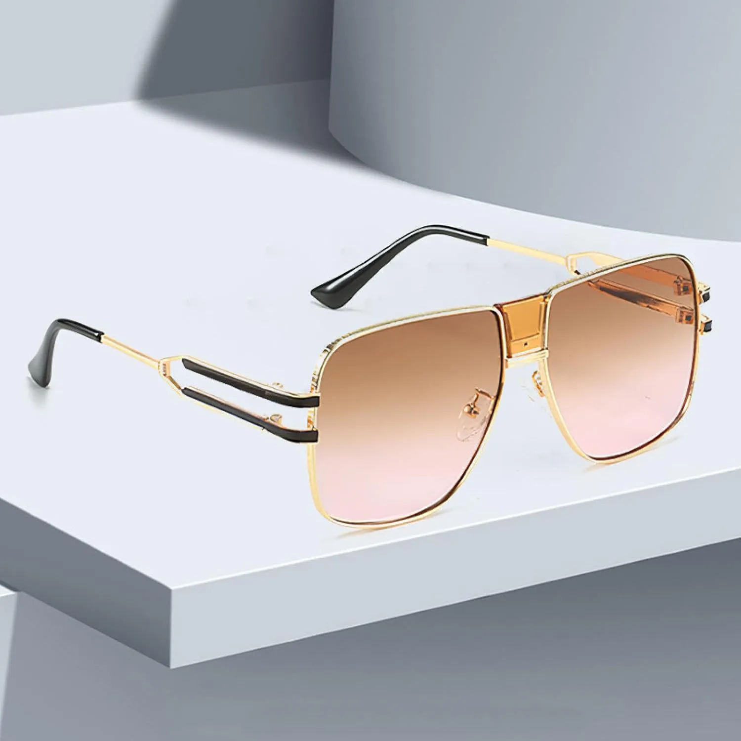 Fashionable High-end Oval Shaped Sunglasses for Women with Unique Golden Frame Delicate