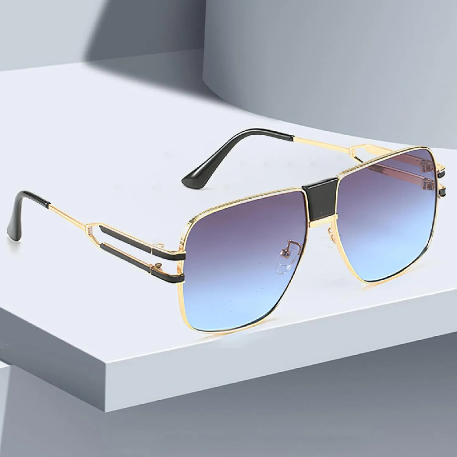 Fashionable High-end Oval Shaped Sunglasses for Women with Unique Golden Frame Delicate