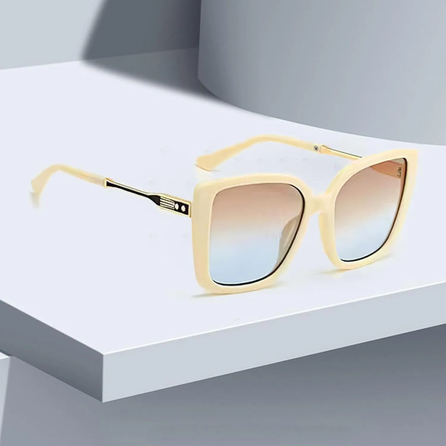 Fashionable Women Sunglasses Large Frame Gradient Color Glasses for Women Exquisite