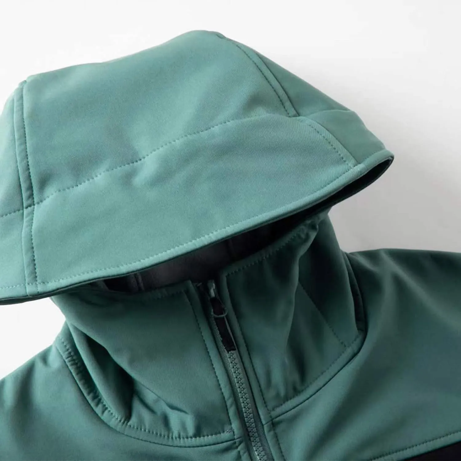 Men's Windproof Ski Jacket Warm Winter Snow Coat Mountain Waterproof Hooded Raincoat Color Block Lightweight Hiking Jackets