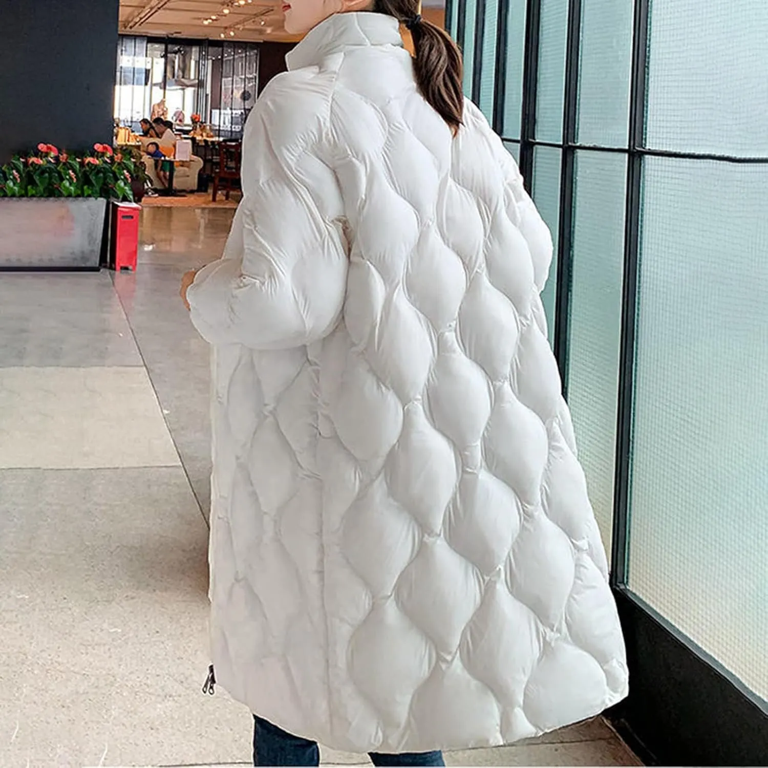 Womens Oversized Hooded Puffer Coat Lightweight Warm Quilted Winter Jacket Long Down Parka for Outdoor Use