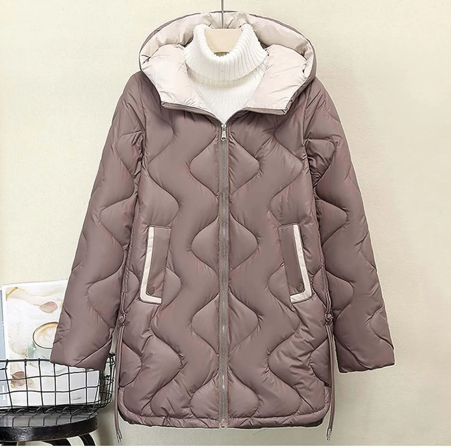 Women's Quilted Puffer Jacket with Hood Winter Warm Jackets Down Coat Parkas Fashion Padded Outerwear with Pockets