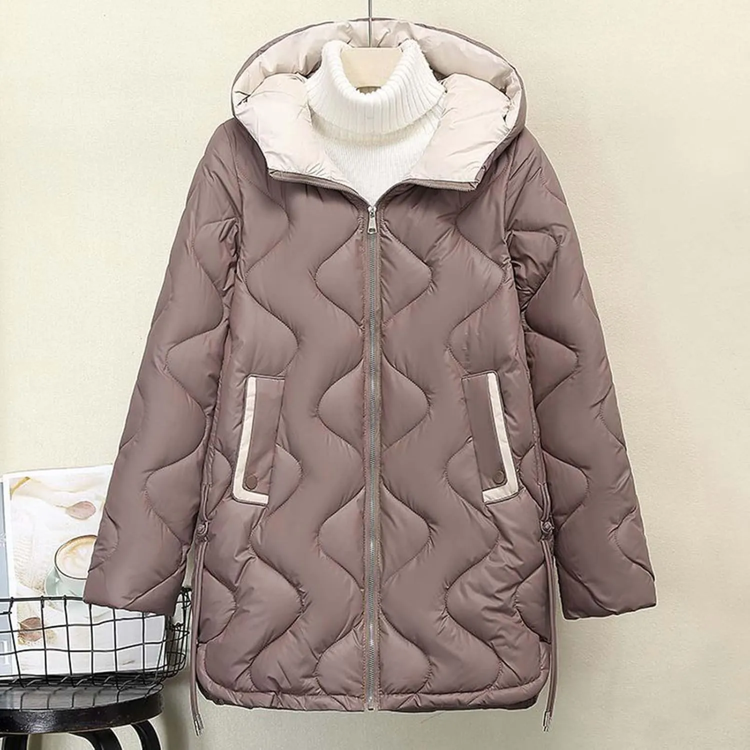 Women's Quilted Puffer Jacket with Hood Winter Warm Jackets Down Coat Parkas Fashion Padded Outerwear with Pockets