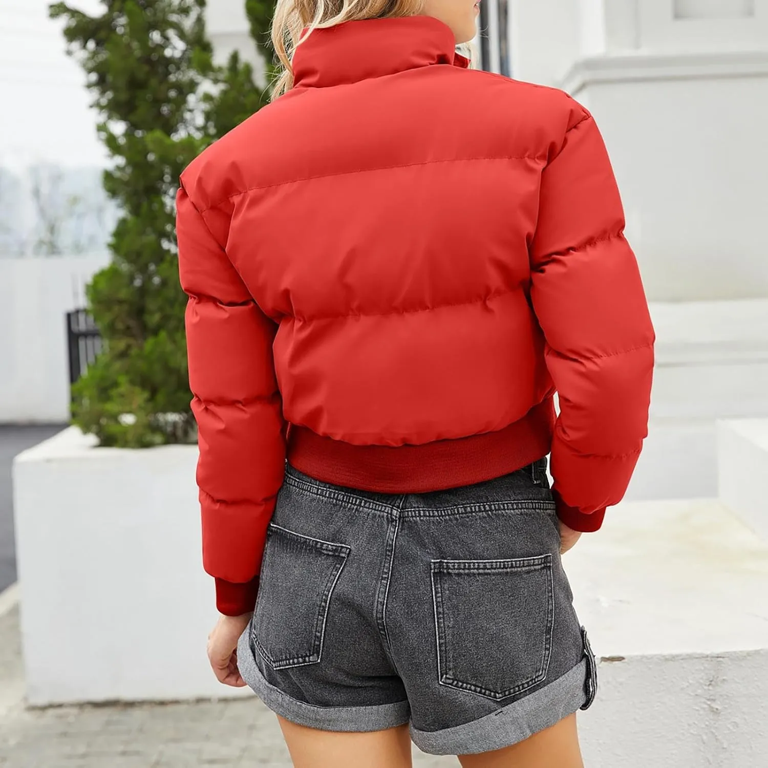 Womens Winter Cropped Puffer Coat Stand Collar Short Down Jacket Winter Outerwear Warm Quilted Jacket with Pockets